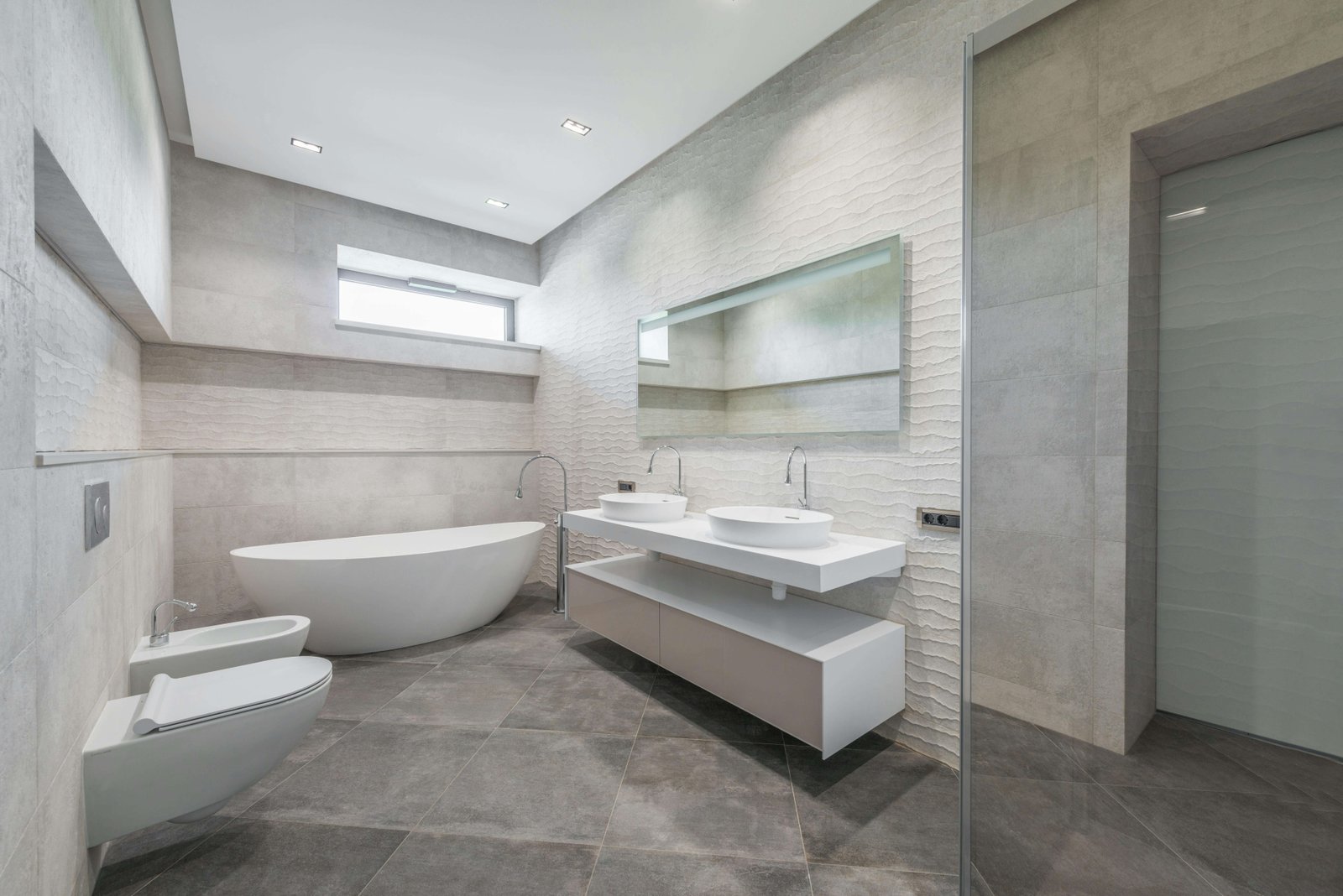 Mirror installation by Gulf Light in Abu Dhabi