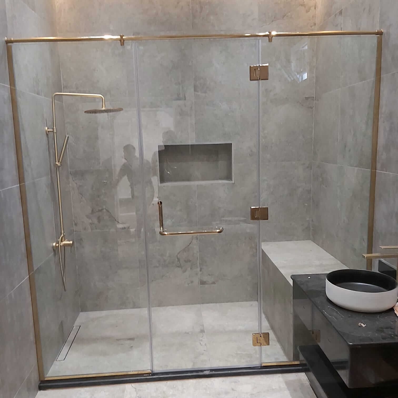 Shower Glass Enclosures project image 3